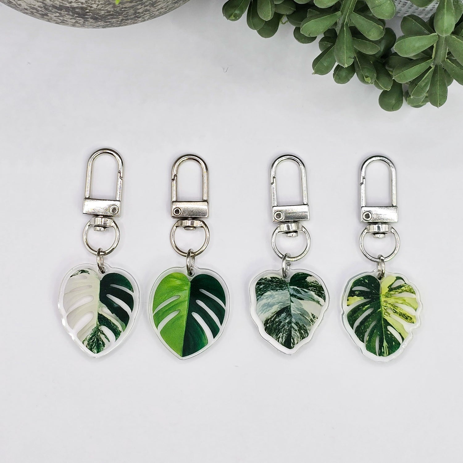 Monstera Leaf Bag clips/charms/small keyrings, 5x leaf designs to choose from!!