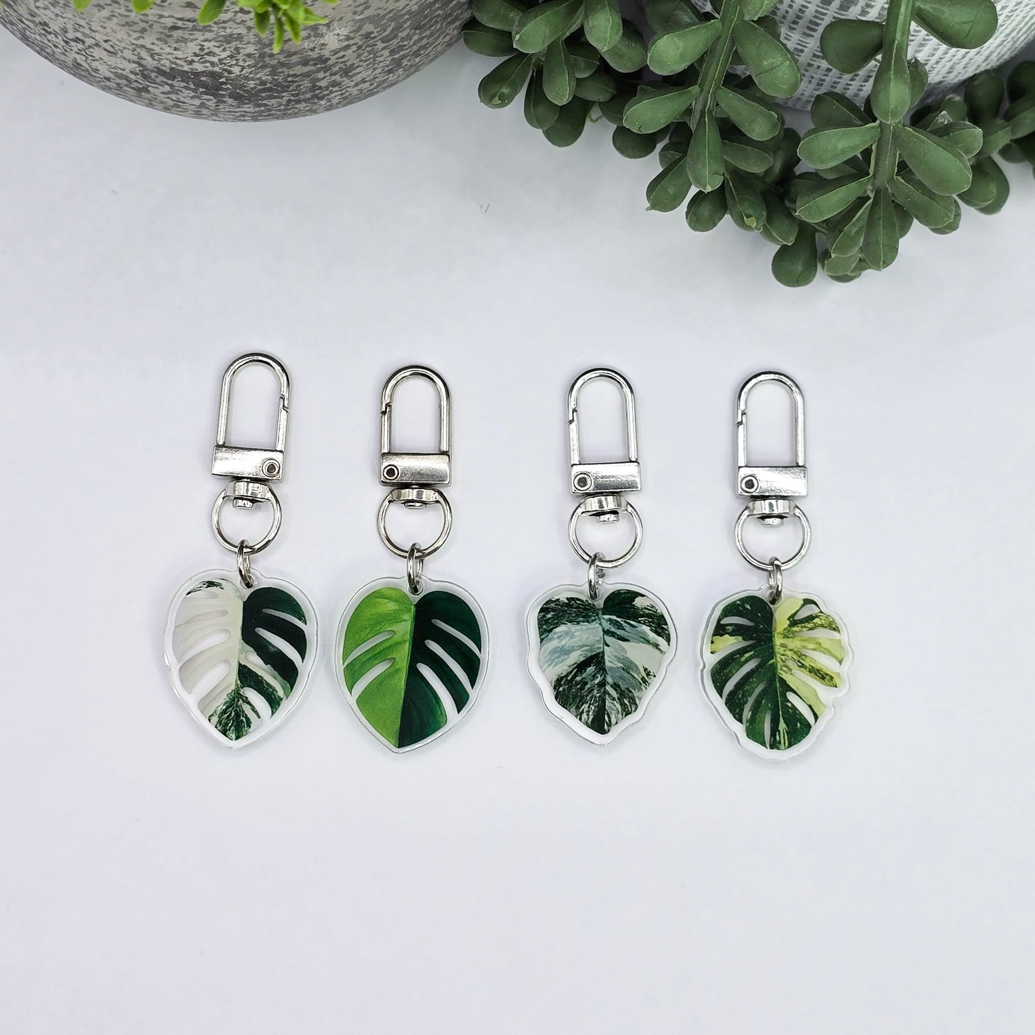 Monstera Leaf Bag clips/charms/small keyrings, 5x leaf designs to choose from!!