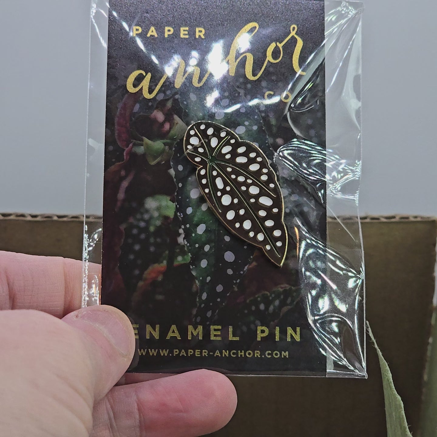 Begonia Maculata Leaf 18k Gold Plated Lapel Enamel Pin