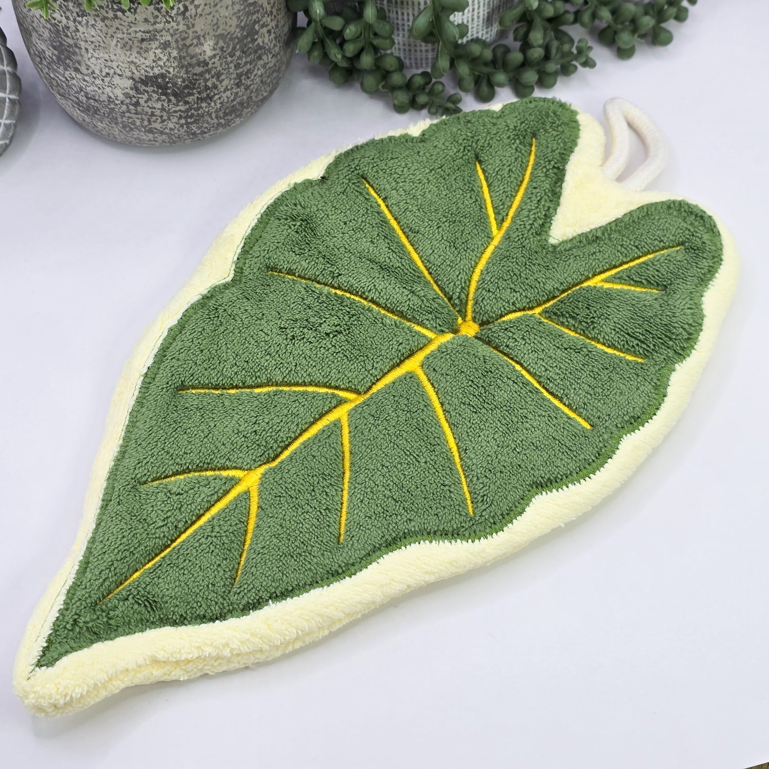 Alocasia Frydek coral fleece hand towel / kitchen Towel
